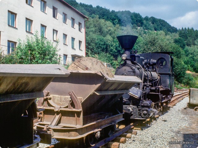 Fotografie Ano, ale pokud se vám na předchozím obrázku něco nezdá, máte správný postřeh. Vznikl totiž oskenováním zrcadlově převráceného negativu. Správný pohled je tento.