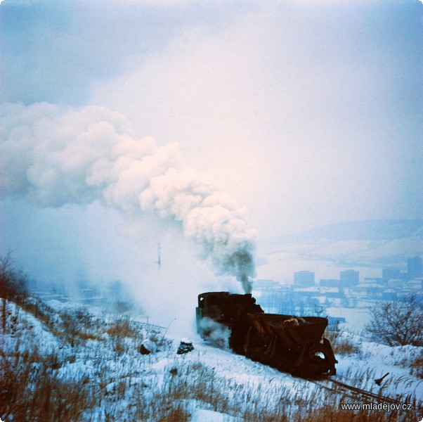 Fotografie Zimní krajina a smog.