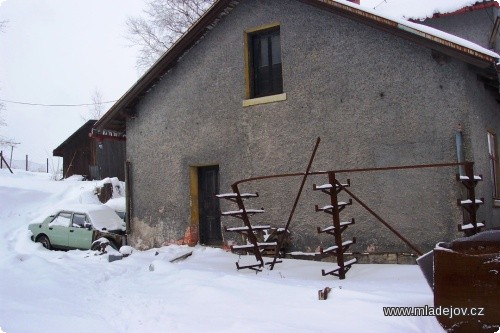 Fotografie A na tomto místě před občerstvením vznikne venkovní posezení
