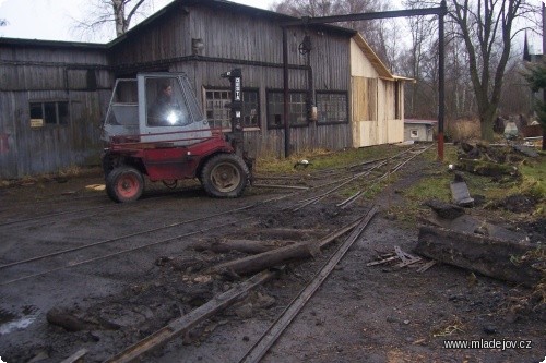 Fotografie Koleje u&nbsp;výtopny již nutně potřebovaly renovaci
