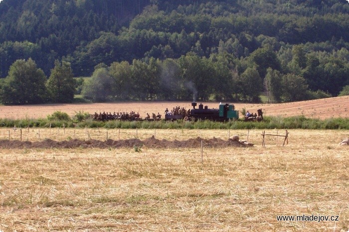 Fotografie Ta byla zahájena útokem ruských vojsk z&nbsp;transportního vlaku
