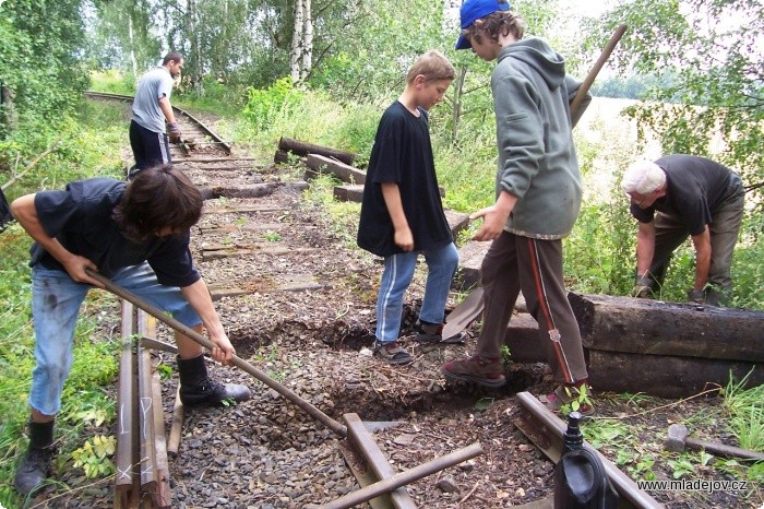 Fotografie Výměna pražců proběhla jak v&nbsp;úseku na výjezdu z&nbsp;muzea…
