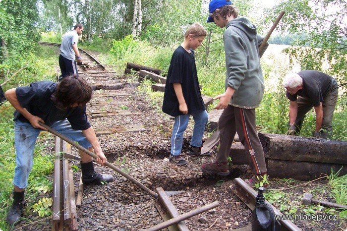 Fotografie Výměna pražců proběhla jak v&nbsp;úseku na výjezdu z&nbsp;muzea…
