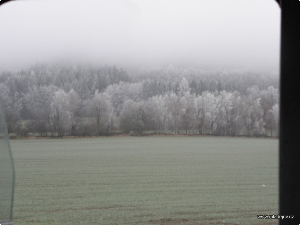 Fotografie A pohledem takřka vánočním z&nbsp;lokomotivy Faur se pro dnešek i pro letošek, s&nbsp;přáním hodně štěstí a zdraví do roku 2012, s&nbsp;obrazovým zpravodajstvím z&nbsp;Mladějova loučíme.