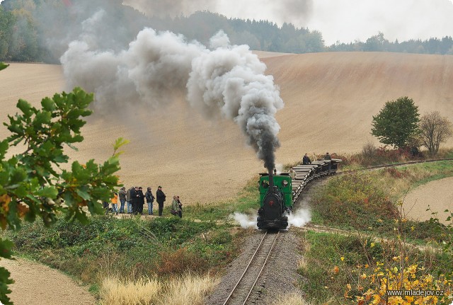 Fotografie Přejezd nad fabrikou je klasika.