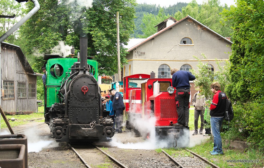 Fotografie Největší hvězda dne vyráží směr kavalkáda.