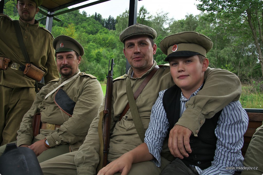 Fotografie Druhá podvečerní část bitvy se odehrává nad Novou Vsí u&nbsp;Kunčiny.