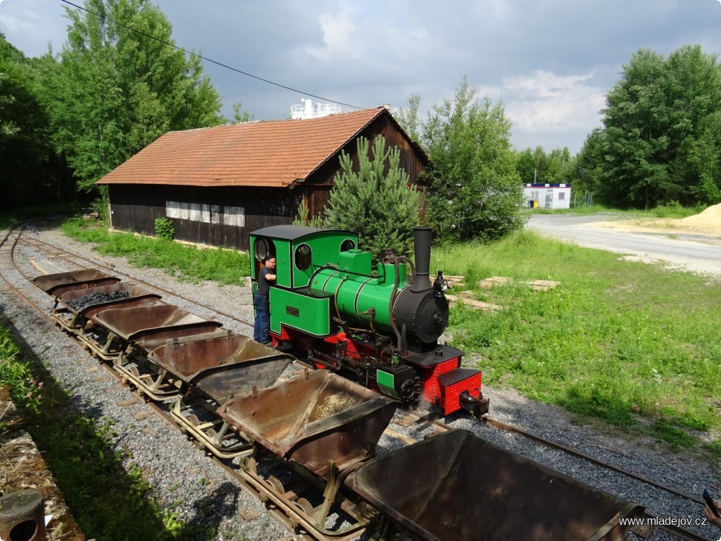 Fotografie Takto nějak by mohla vypadat služba Henschela na Hřebči. Ve skutečnosti zde ale ve své profesní kariéře nikdy nepůsobil.