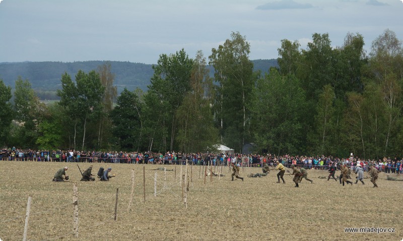 Fotografie Události kolem brestlitevského míru však mění ruské útoky v&nbsp;marné snažení.