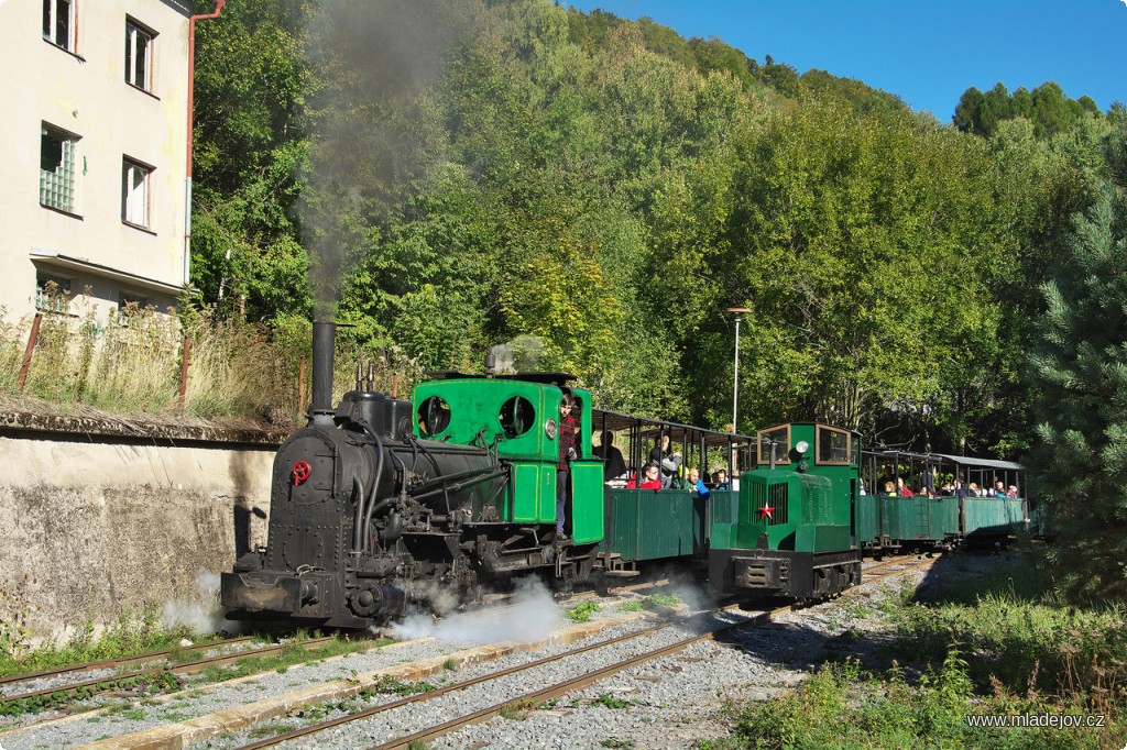 Fotografie Příjezd do hřebečské stanice.