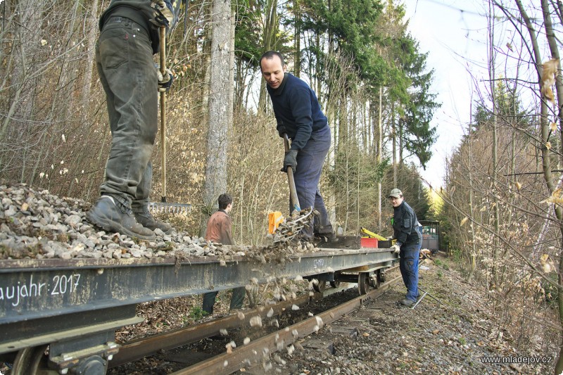 Fotografie Sice menší množství materiálu, ale o&nbsp;to přesněji se rozprostře.