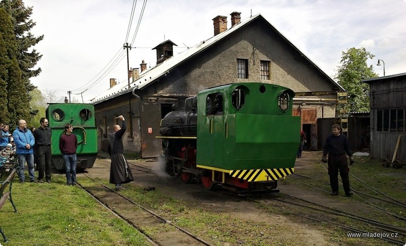 Fotografie Ať se lokomotivě daří a ve vší počestnosti dělá jen radost.