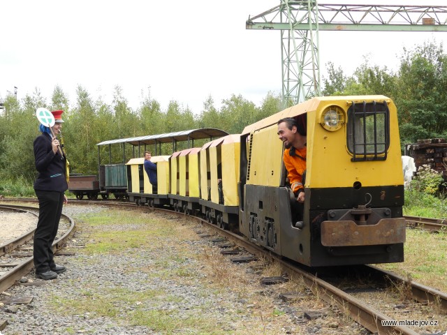 Fotografie Výprava důlního vlaku na krátkou projížďku nad areál bývalého šamotového závodu.