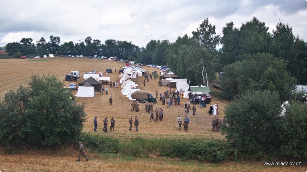 Fotografie Pohled na tábor z&nbsp;ptačí perspektivy.