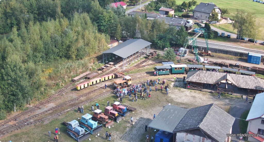 Fotografie Poslední na řadě je náš nejsilnější stroj Faur L 18 H.