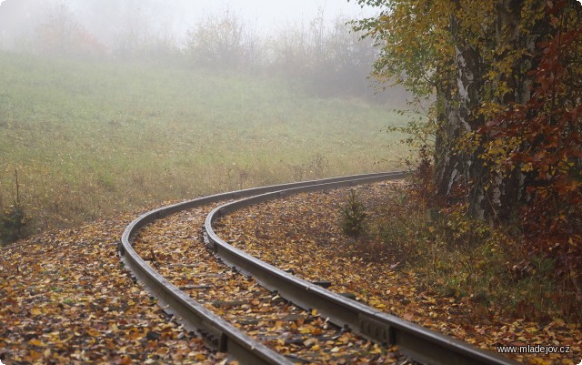 Fotografie Tento při detailním pohledu skoro gotický oblouk volal už dlouho po opravě.