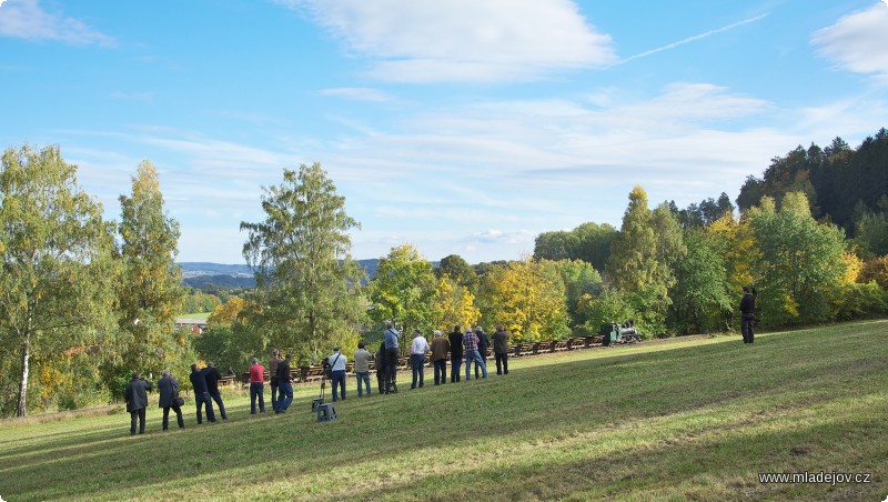 Fotografie Cestou zpět nás čeká ještě odpolední focení „Pod svatým“. Stihli jsme to akorát, než dlouhé odpolední stíny zahalily soupravu.