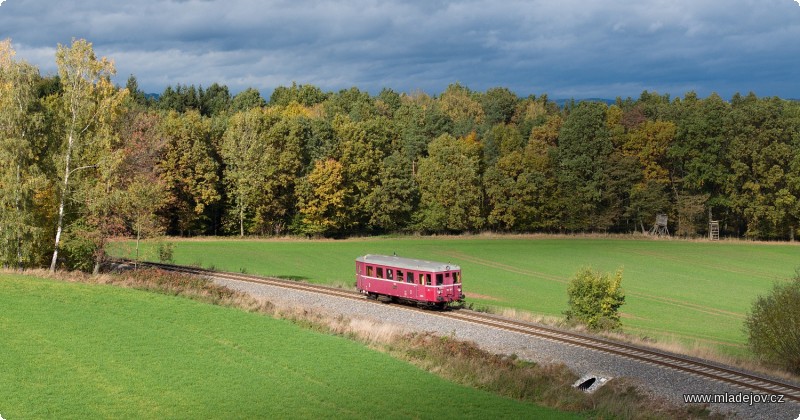 Fotografie Motorový vůz M131.1228 pardubického spolku PSHŽD vyrazil z&nbsp;České Třebové směrem k&nbsp;Mladějovu.