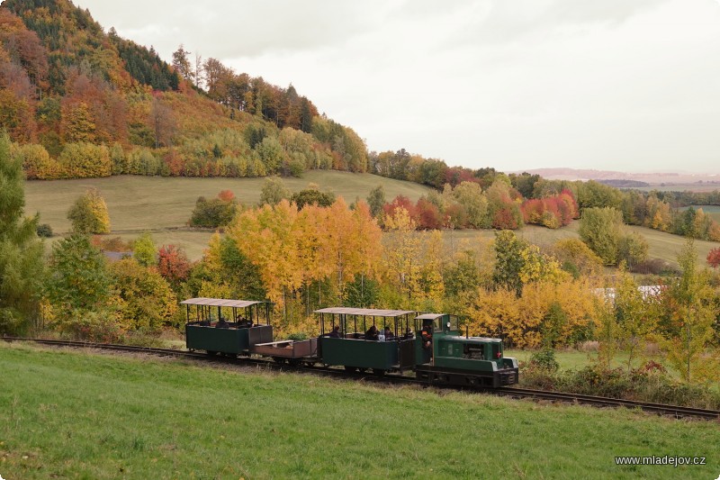 Fotografie Nádherné podzimní panorama nad Mladějovem.