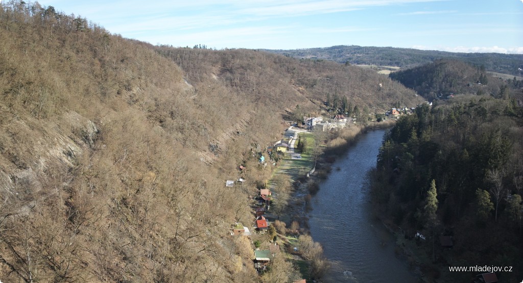 Fotografie A když je tak pěkné počasí, je třeba provětrat dron a podívat se shůry na Sázavu…